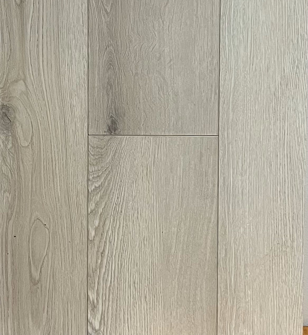 Bluff 4609 - Impressive 12mm Waterproof Laminate Platino Collection