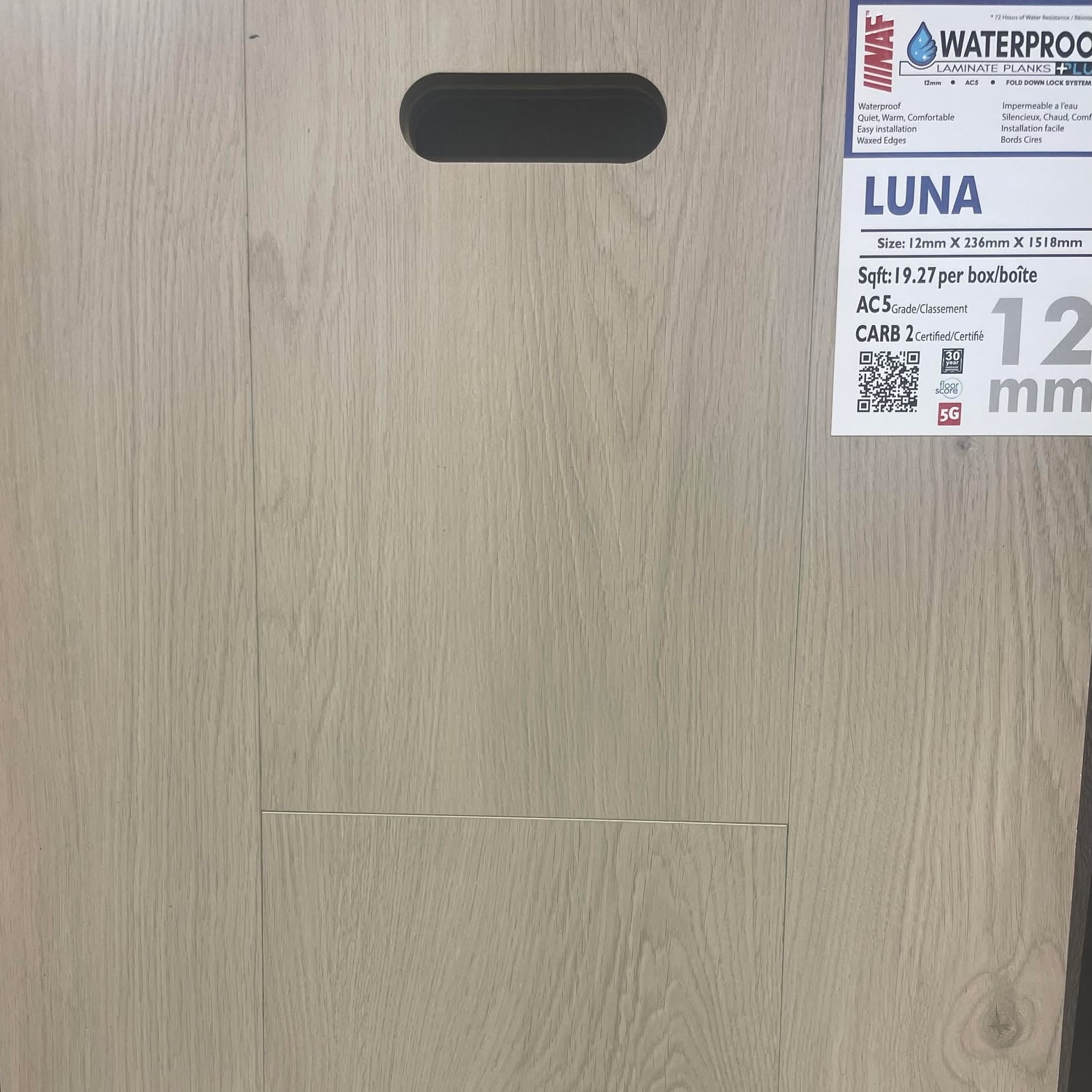 texture and color of NAF 12mm waterproof laminate plus collection