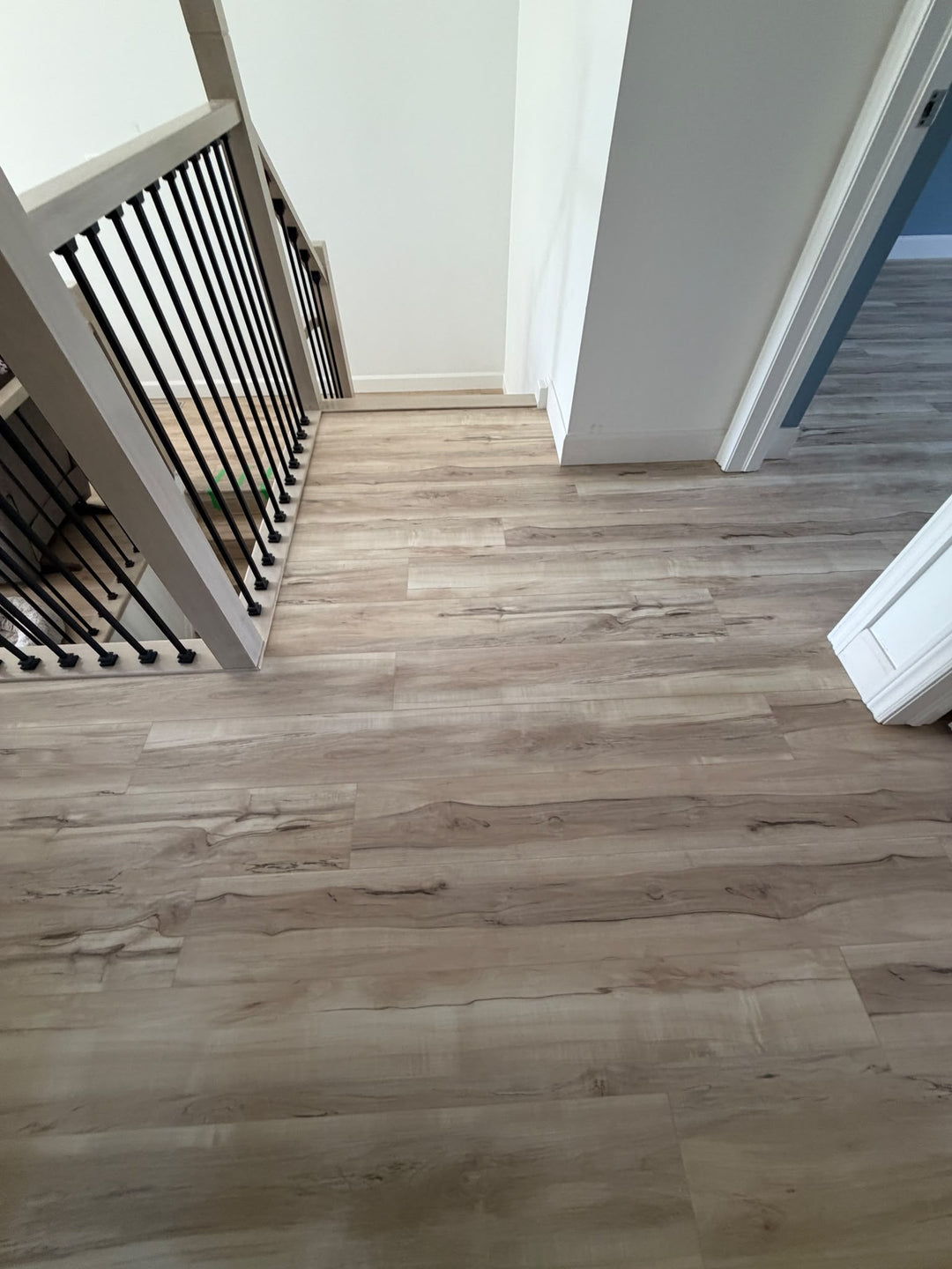 Lakeshore - AQUAPLUS Gold 7mm SPC Vinyl Flooring