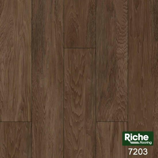 A close up showing the textures and colours of 7203 - Riche Vinyl 9mm Montreal Collection.