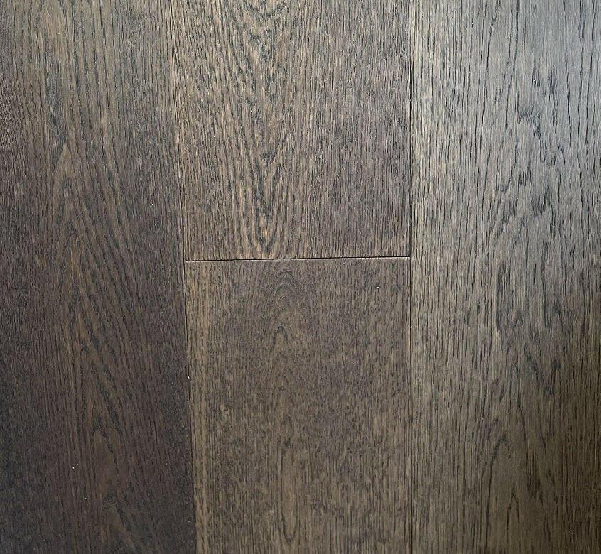 Close up of Chelsea oak engineered hardwood