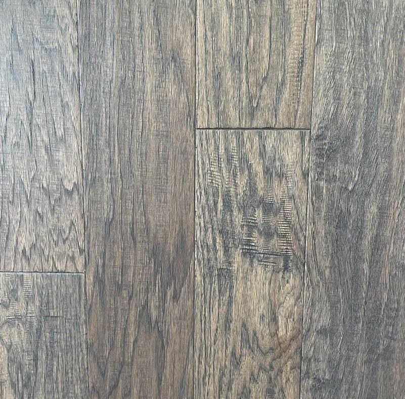 Close-up of LYON HK2104 - Green Touch 5"*1/2" click Hickory engineered hardwood flooring sample. Available at Advanced Flooring Waterloo. 