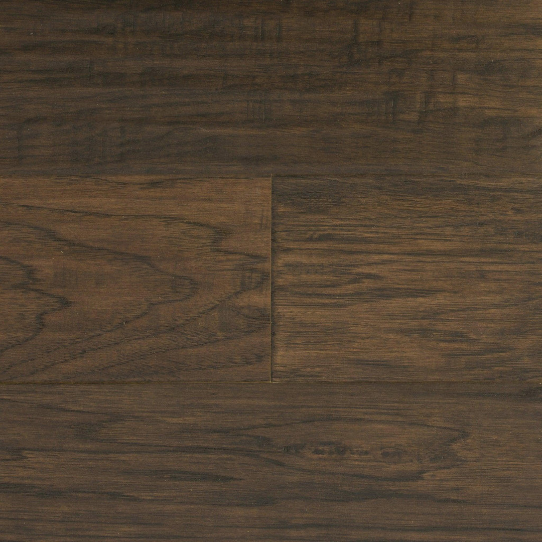 Close-up of MOJAVE HK2101 - Green Touch 5"*1/2" click Hickory engineered hardwood flooring sample. Available at Advanced Flooring Waterloo. 