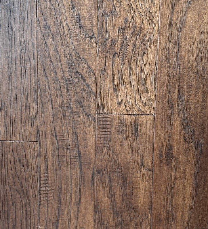Close-up of OMAK HK2103 - Green Touch 5"*1/2" click Hickory engineered hardwood flooring sample. Available at Advanced Flooring Waterloo. 